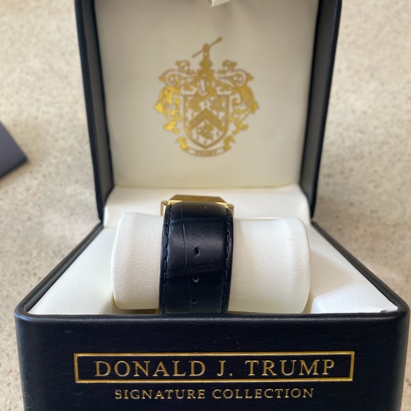 Signature Collection Donald J Trump Watch - Picture 3 of 5